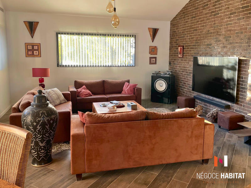 Villa - 279 m² - 10 pièces