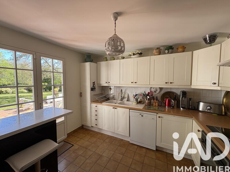 Maison - 199 m² - 8 pièces