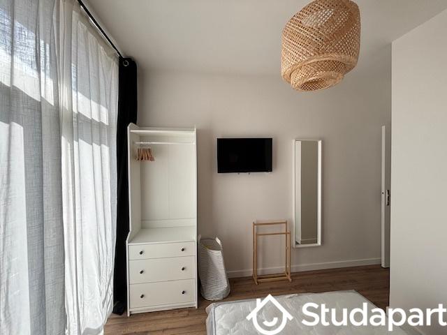 Chambre - 10 m² - 1 pièce