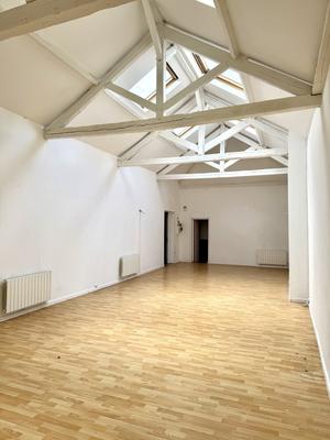 Appartement - 80 m² - 1 pièce