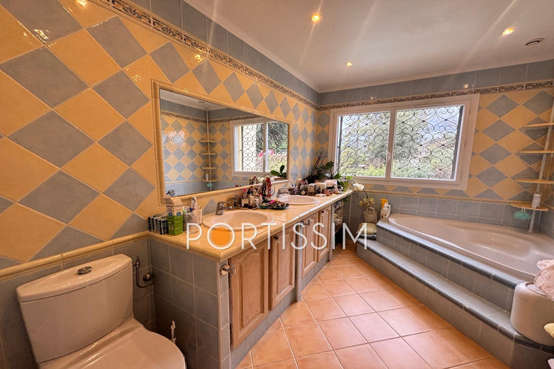 Maison - 224 m² - 5 pièces