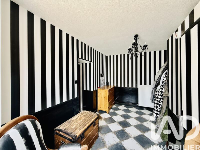 Maison - 217 m² - 7 pièces