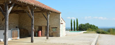 Maison - 220 m² - 6 pièces