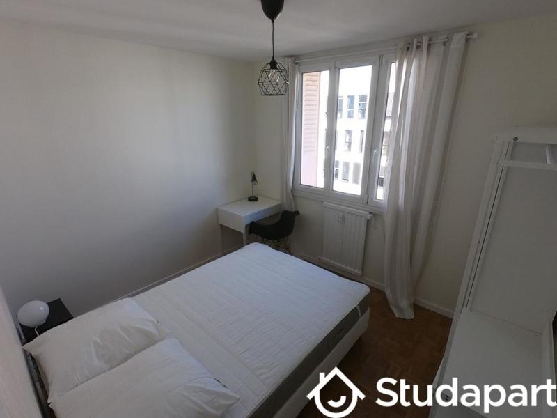 Chambre - 9 m² - 1 pièce