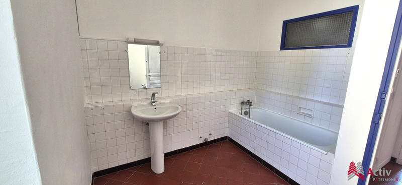 Maison - 140 m² - 3 pièces