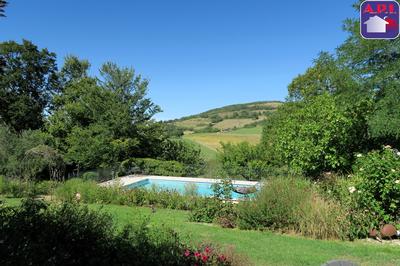 Maison - 230 m² - 9 pièces