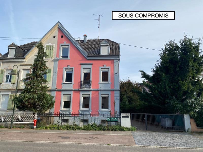 Immeuble - 140 m² - 9 pièces