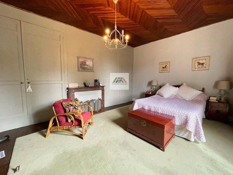 Maison - 283 m² - 8 pièces