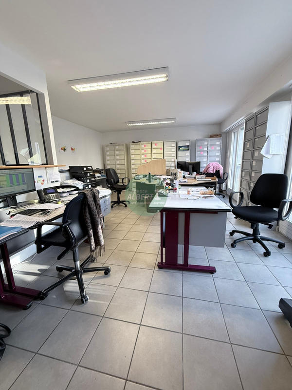 Local d'activités - 98 m²