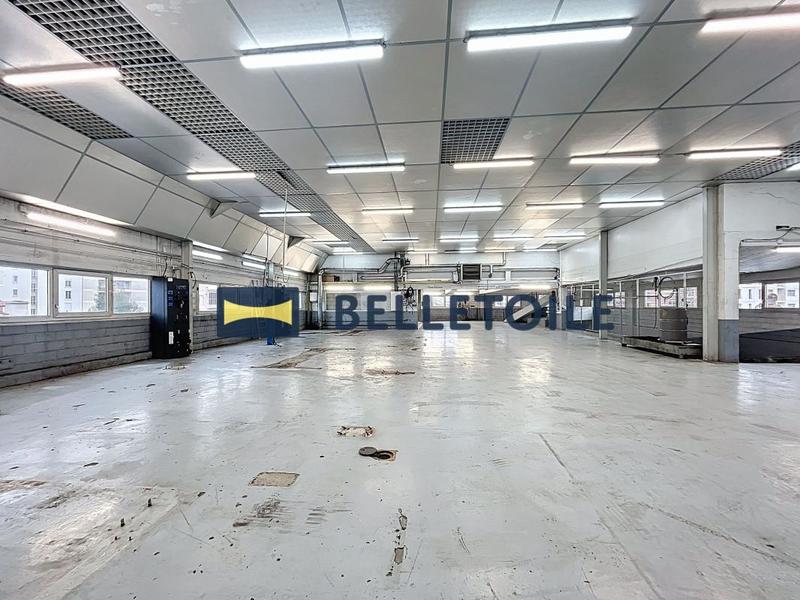 Véhicules - 2 239 m²