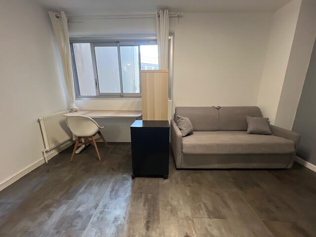 Studio - 25 m² - 1 pièce