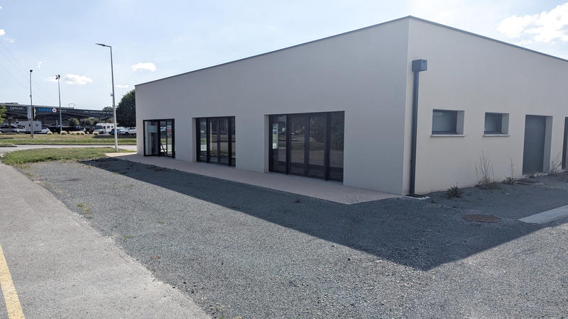 Local commercial - 235 m²