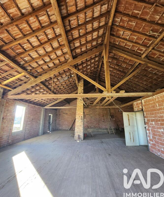 Maison - 256 m² - 5 pièces