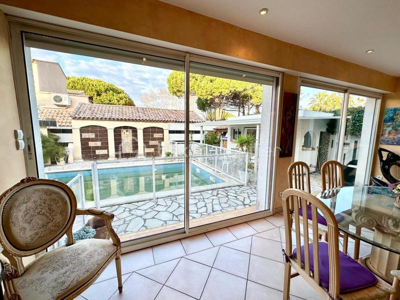 Villa - 220 m² - 11 pièces