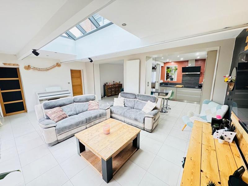 Maison - 140 m² - 6 pièces