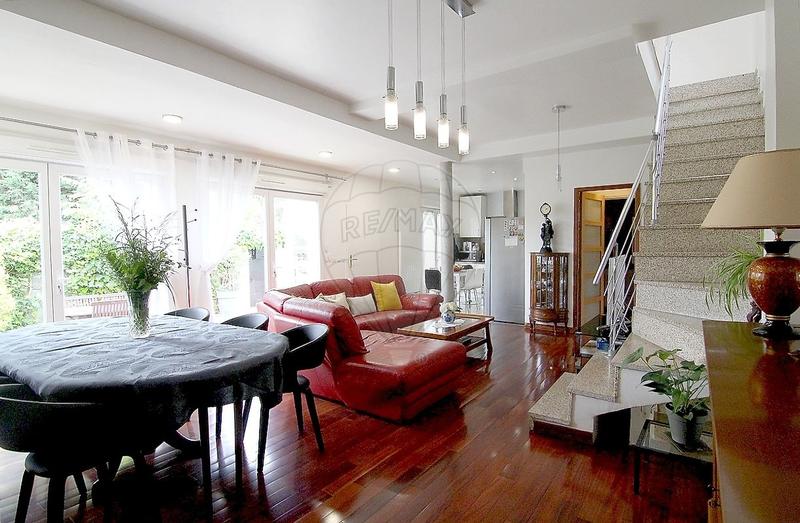 Maison - 135 m² - 10 pièces