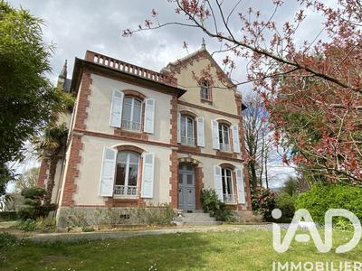 Maison - 357 m² - 14 pièces