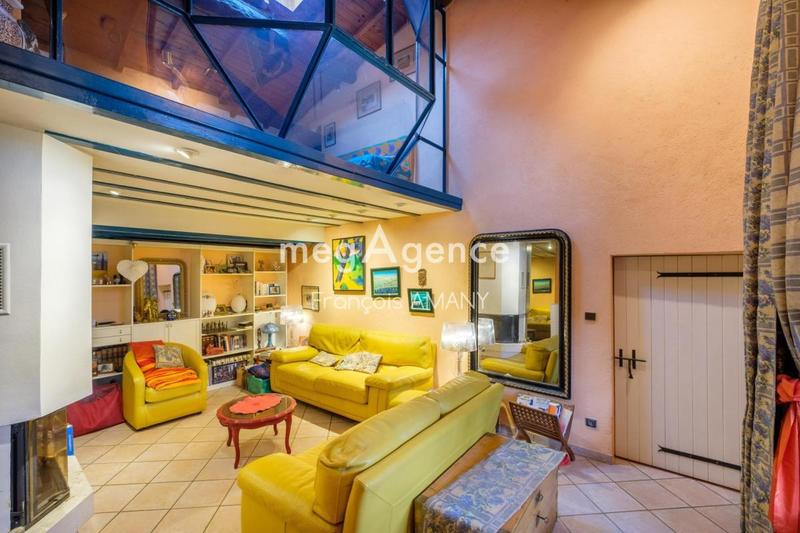 Maison en pierre - 250 m² - 8 pièces