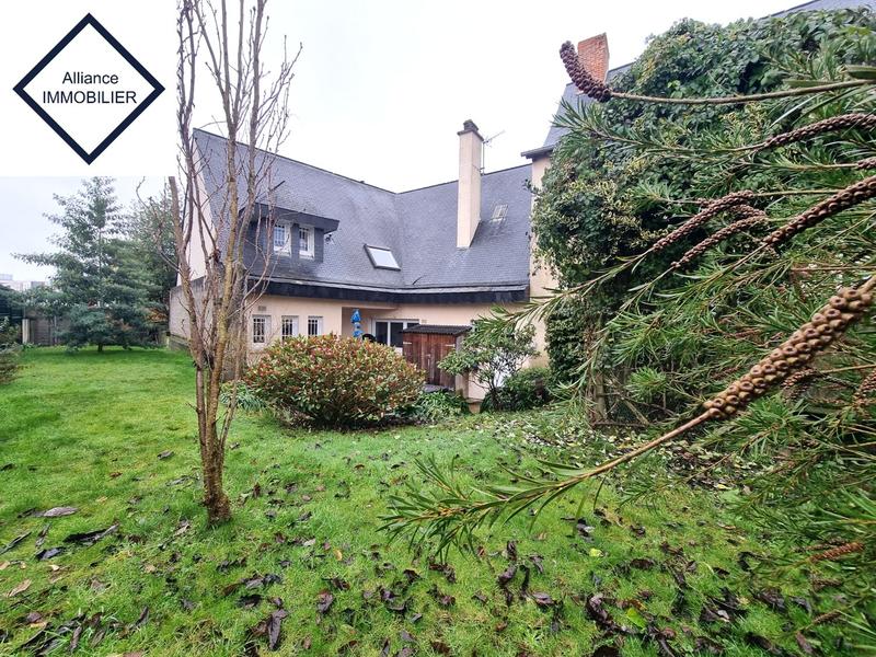 Maison - 196 m² - 7 pièces