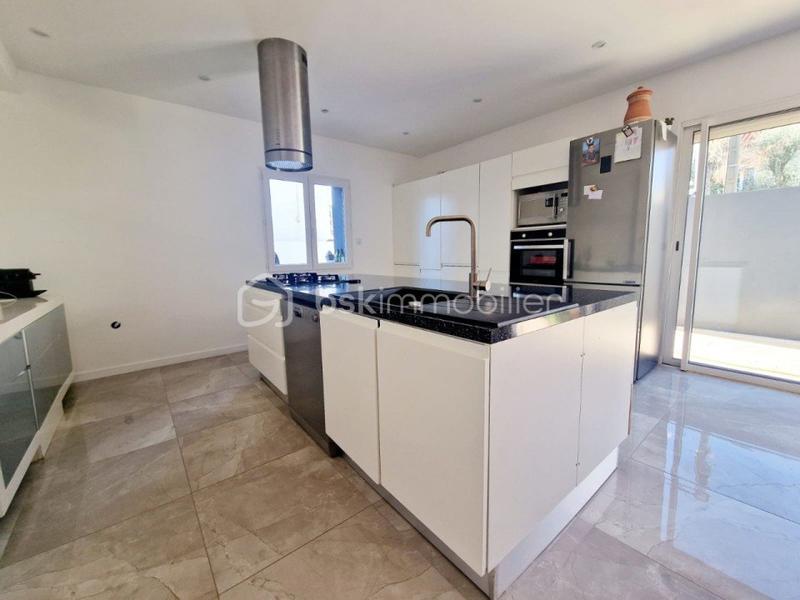 Maison - 180 m² - 7 pièces