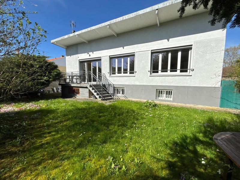 Maison - 90 m² - 4 pièces