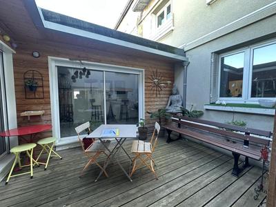 Maison - 184 m² - 9 pièces