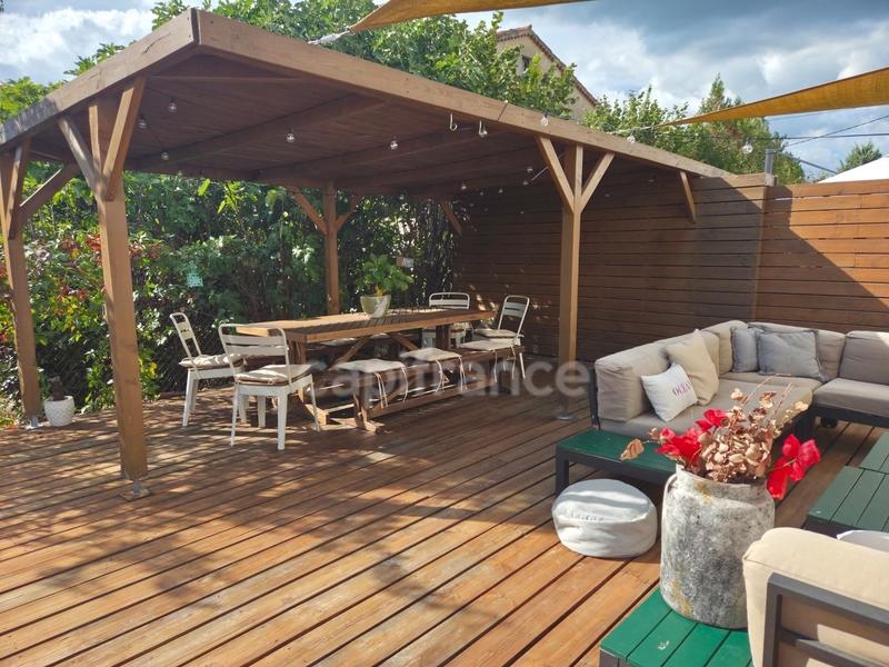 Maison - 90 m² - 4 pièces