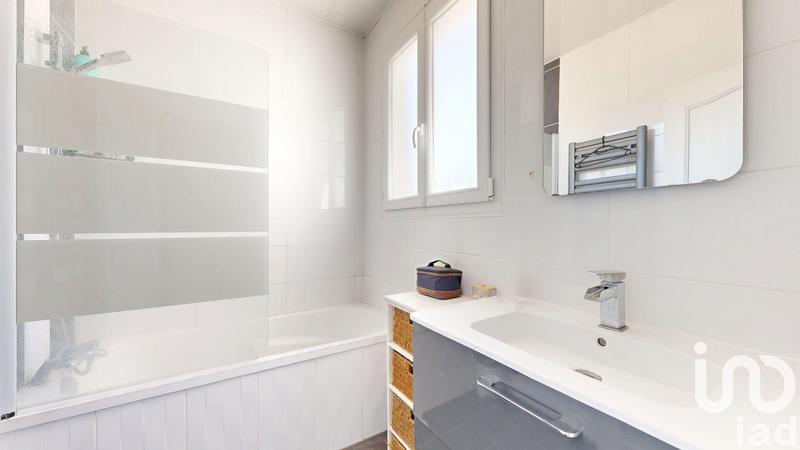 Maison - 213 m² - 9 pièces