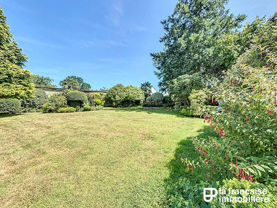 Maison - 249 m² - 8 pièces