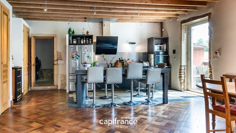 Maison - 332 m² - 8 pièces