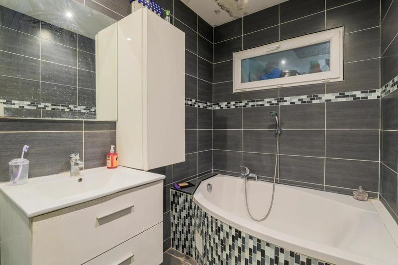 Maison - 148 m² - 9 pièces