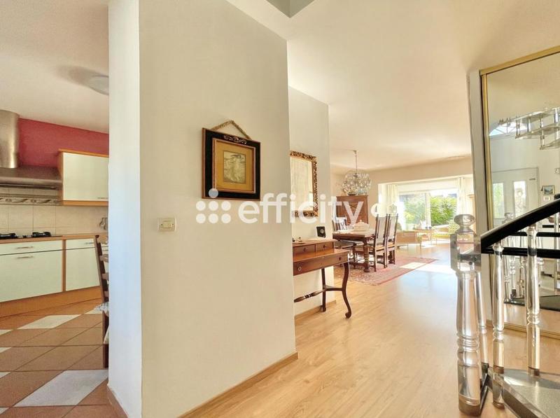 Maison - 175 m² - 8 pièces