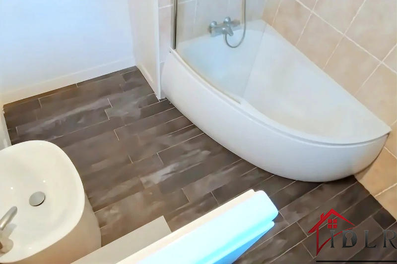 Maison - 158 m² - 8 pièces