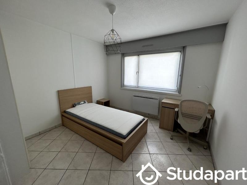 Chambre - 12 m² - 1 pièce