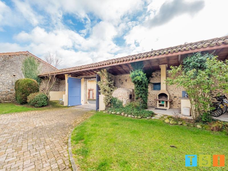 Maison - 625 m² - 12 pièces