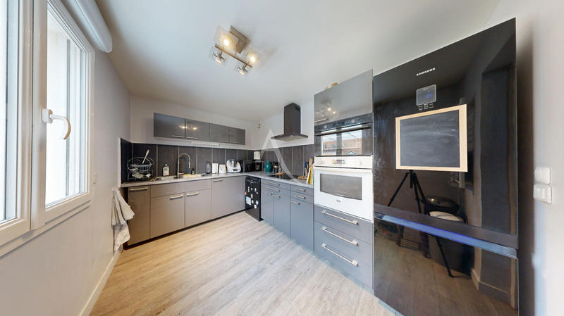 Maison - 90 m² - 5 pièces