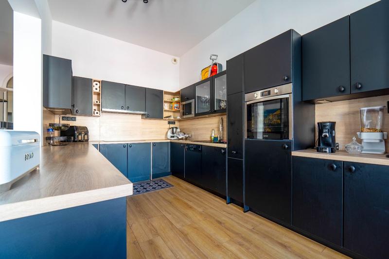 Appartement - 206 m² - 5 pièces