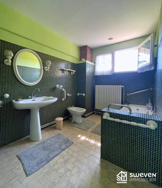 Maison - 340 m² - 8 pièces