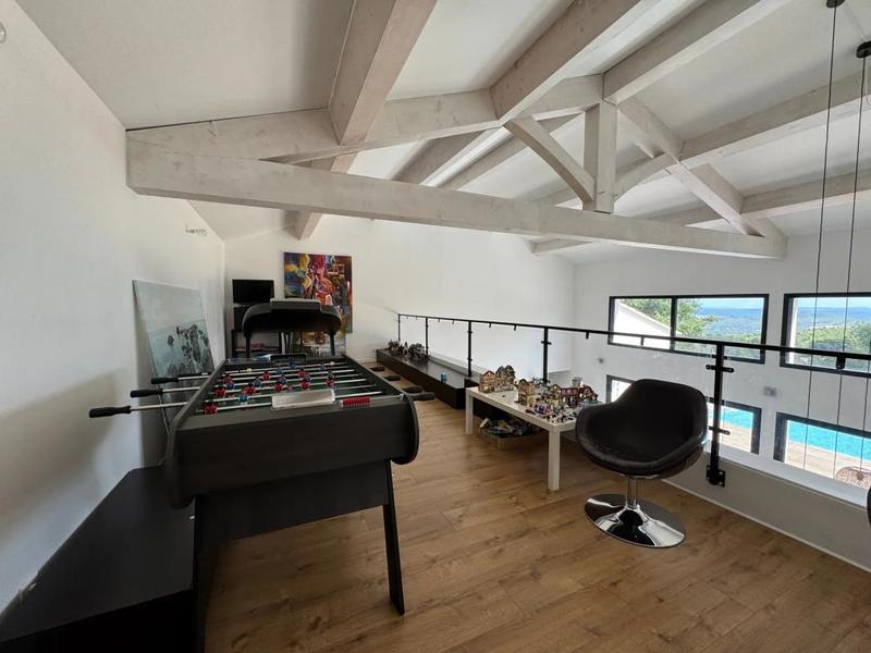 Maison - 187 m² - 7 pièces