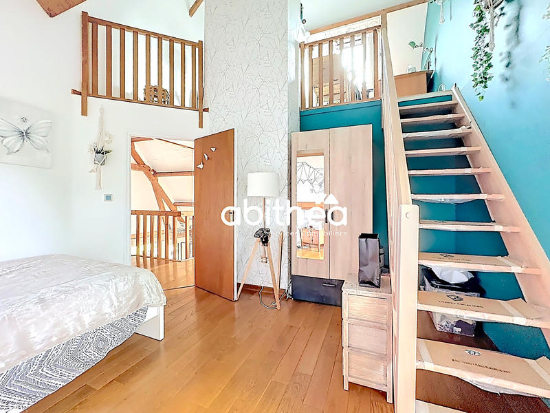 Maison - 320 m² - 7 pièces