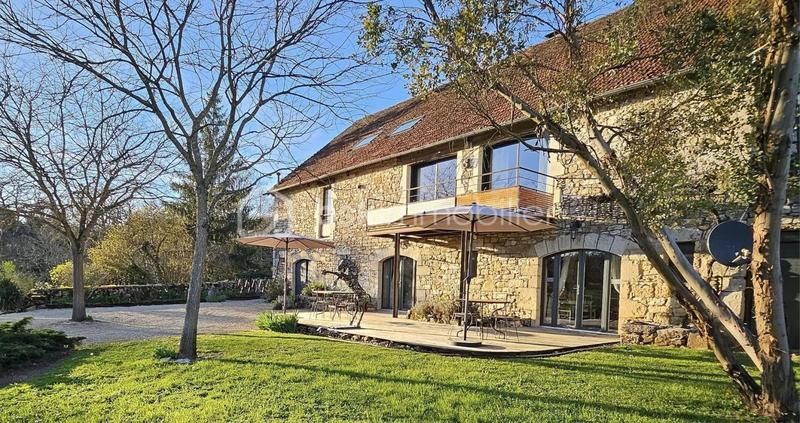 Maison - 490 m² - 12 pièces