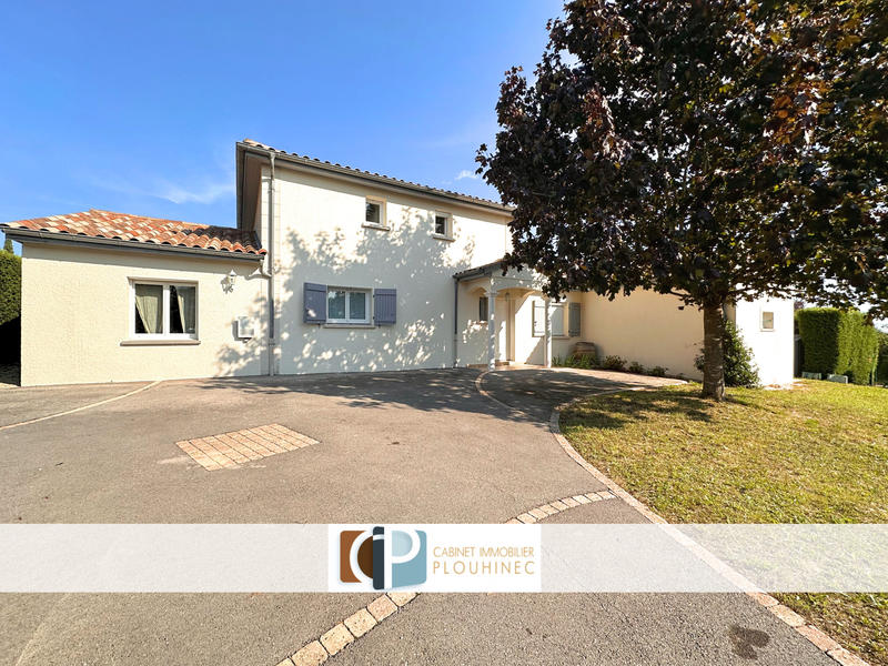 Maison - 163 m² - 7 pièces