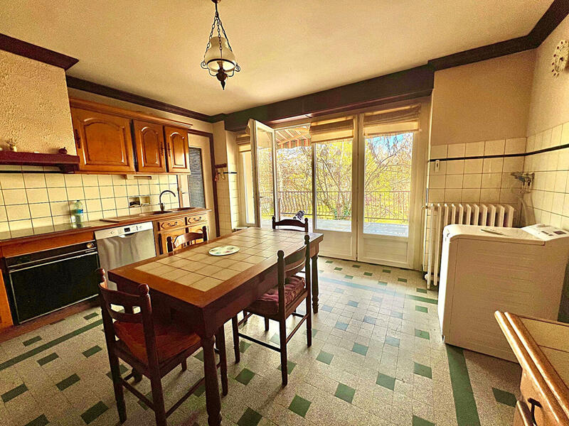 Maison - 170 m² - 7 pièces