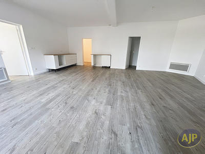 Appartement - 90 m² - 3 pièces