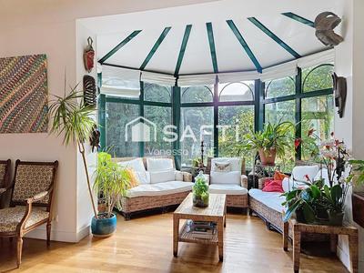 Villa - 212 m² - 11 pièces