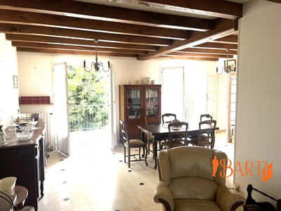 Maison traditionnelle - 179 m² - 6 pièces