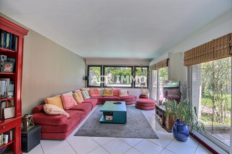 Maison - 254 m² - 9 pièces