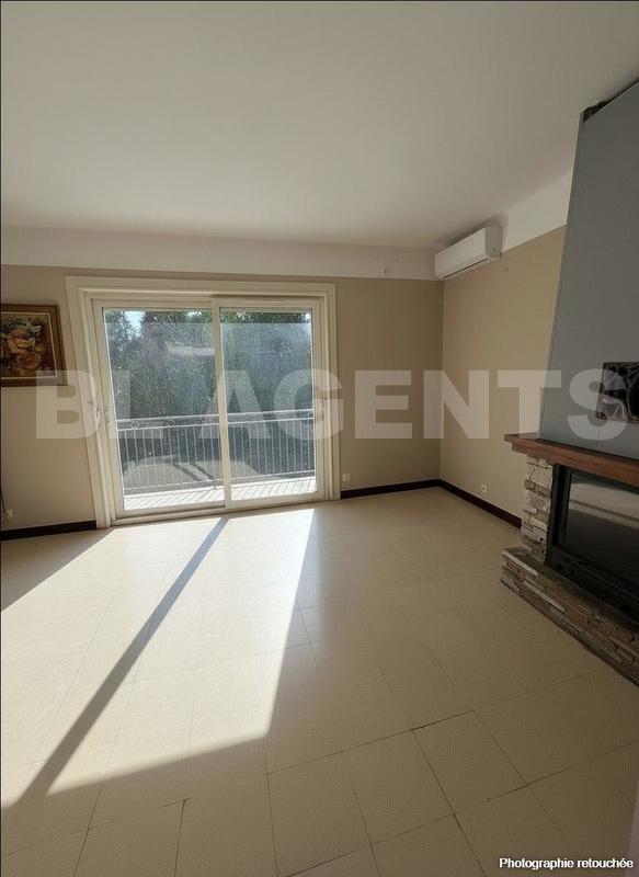 Maison traditionnelle - 220 m² - 12 pièces