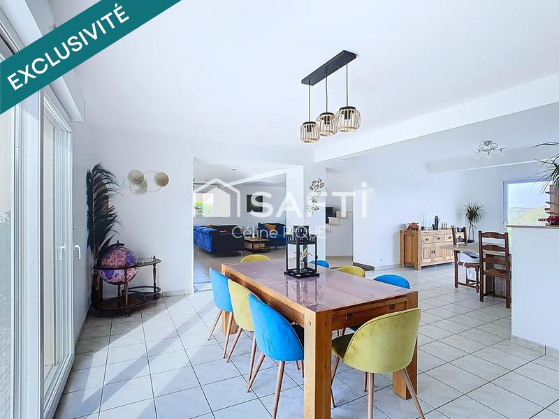 Maison - 255 m² - 9 pièces