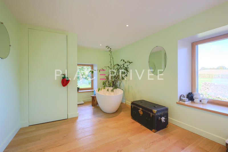 Maison - 300 m² - 12 pièces